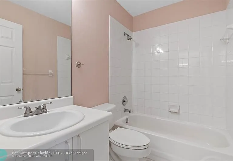 1186 SW 44th Ave — Photo 57