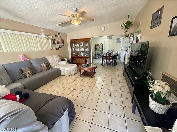 5th image of 729 Clarkway Dr
