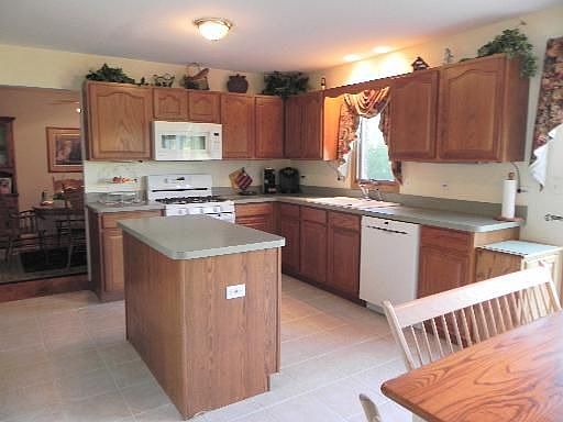 4th image of 22090 Pembrook Dr