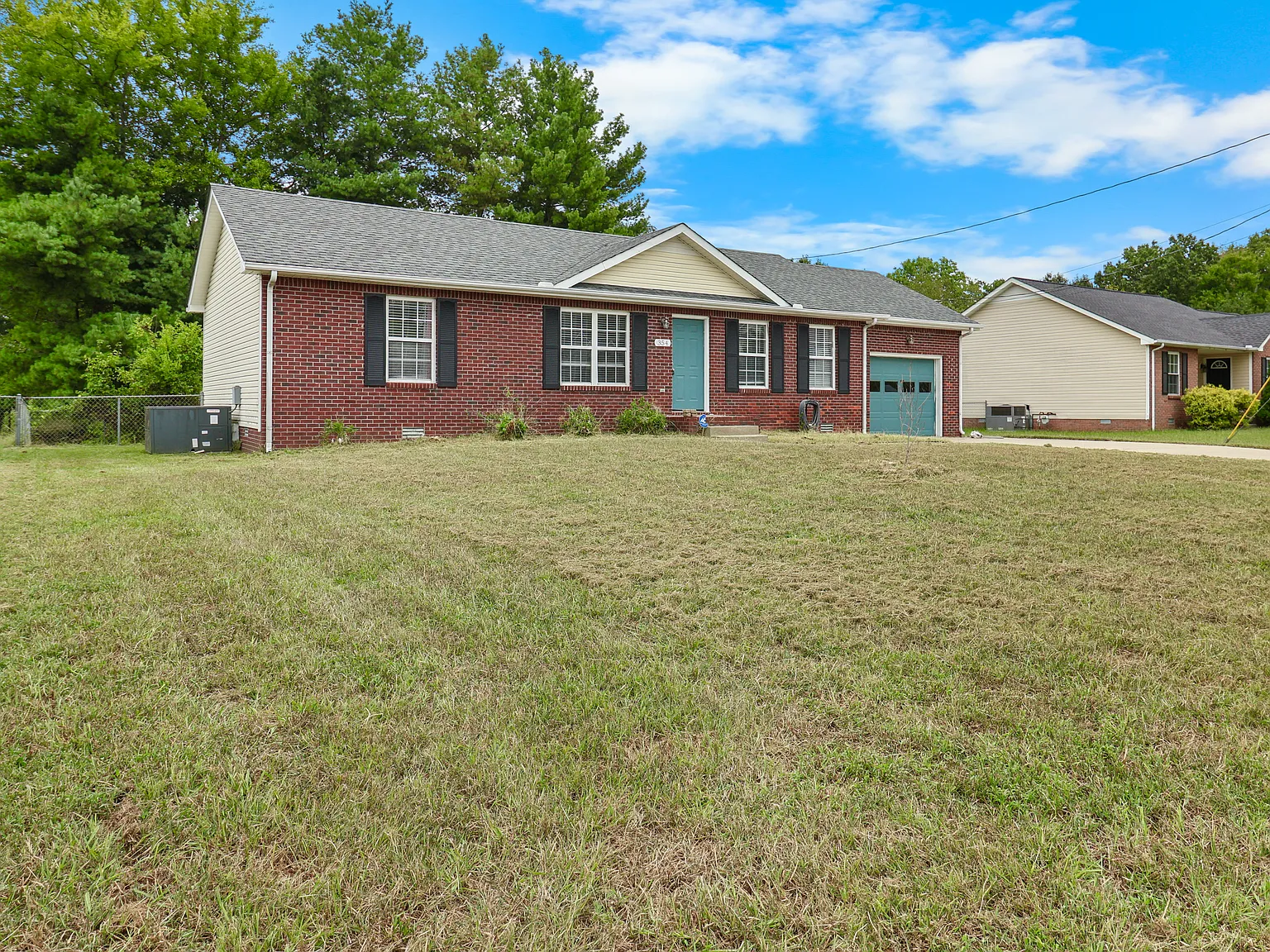 3 bed, 1150 sqft, $1,300 — Photo 3