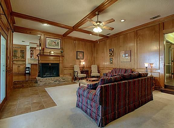 4th image of 902 Skyline Dr