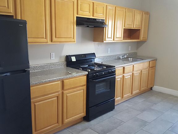 3rd image of 1101 Chestnut Ave