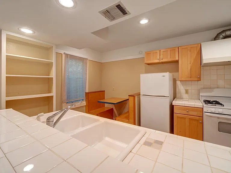 4506 Caswell Ave #B — Photo 6