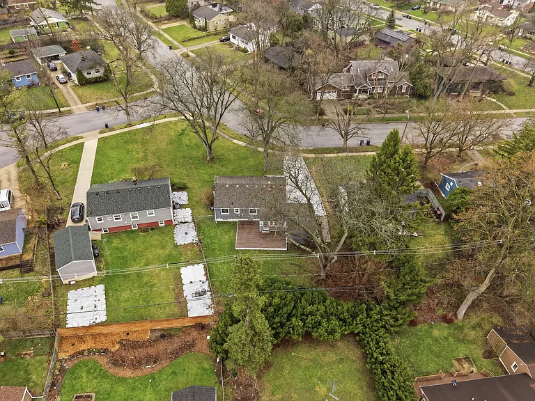 831 Loyola Dr — Photo 44