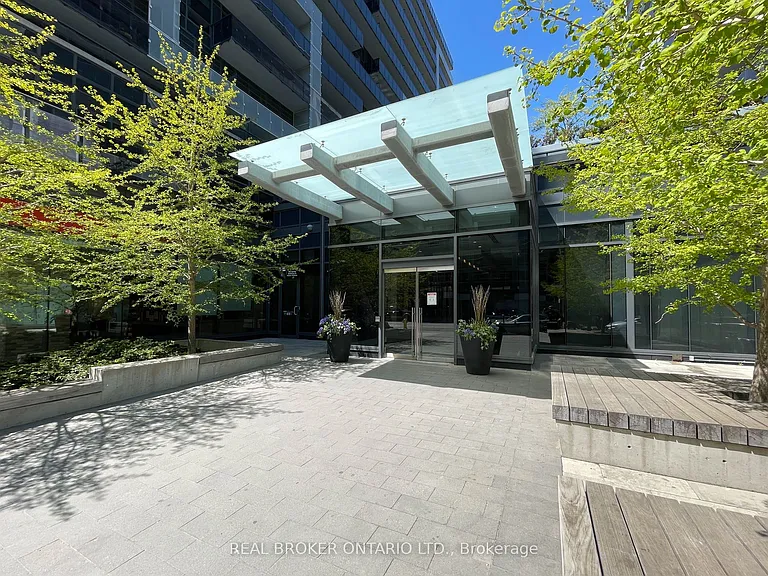 1030 King St W #Penthouse 25 — Photo 15