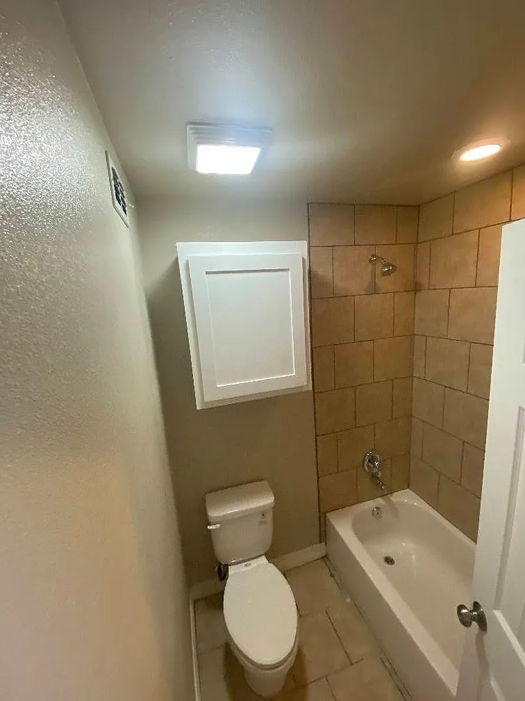Woodlawn Apartments — Photo 4
