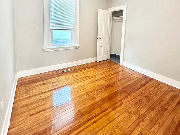 74 William St #1 — Photo 4