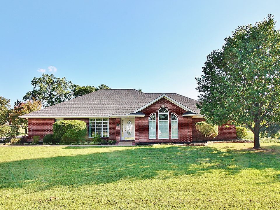 1st image of 12 Dobbs Dr
