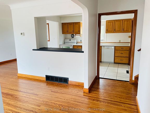 4th image of 331 Meadowcrest Rd