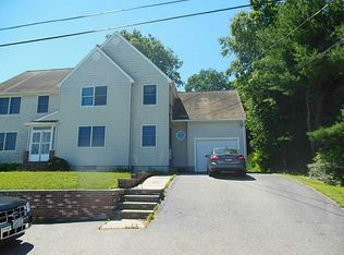 7 Sunrise Dr, Westerly, RI 02891