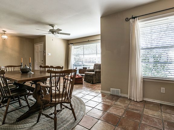 4th image of 604 Winchester Dr