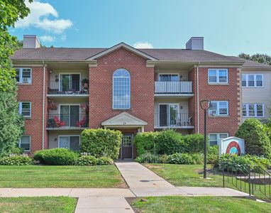 24 Maple Crest Cir APT F, Holyoke, MA, 01040