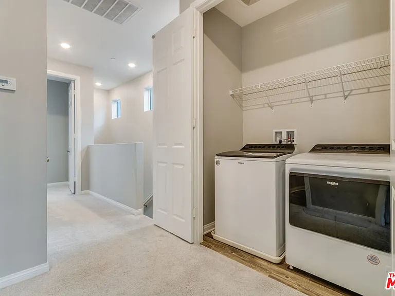 713 Daniel Freeman Cir — Photo 38
