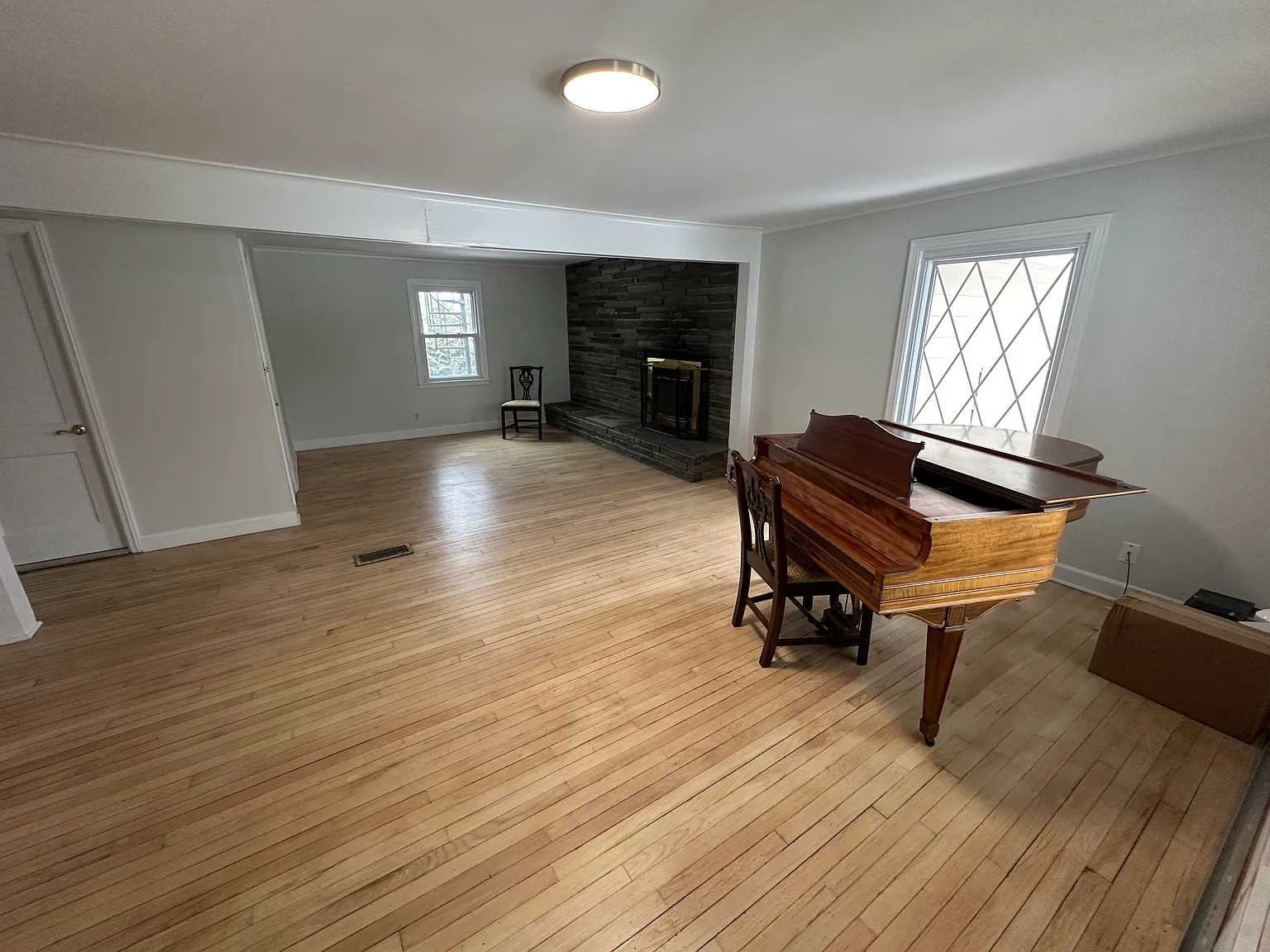 68 Benson Pl — Photo 2