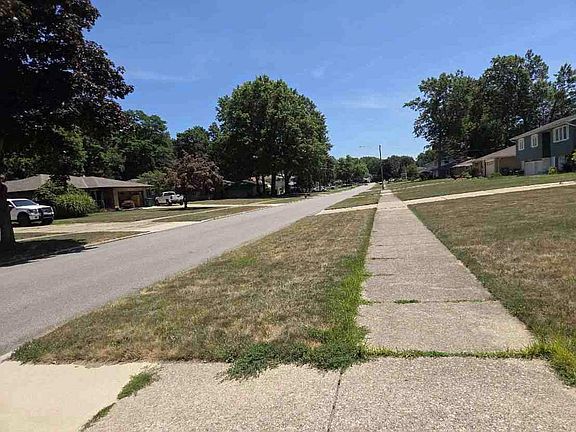 5th image of 1051 E Dartmoor Ave
