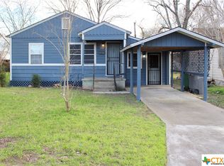 1409 E Mistletoe Ave, Victoria, TX 77901