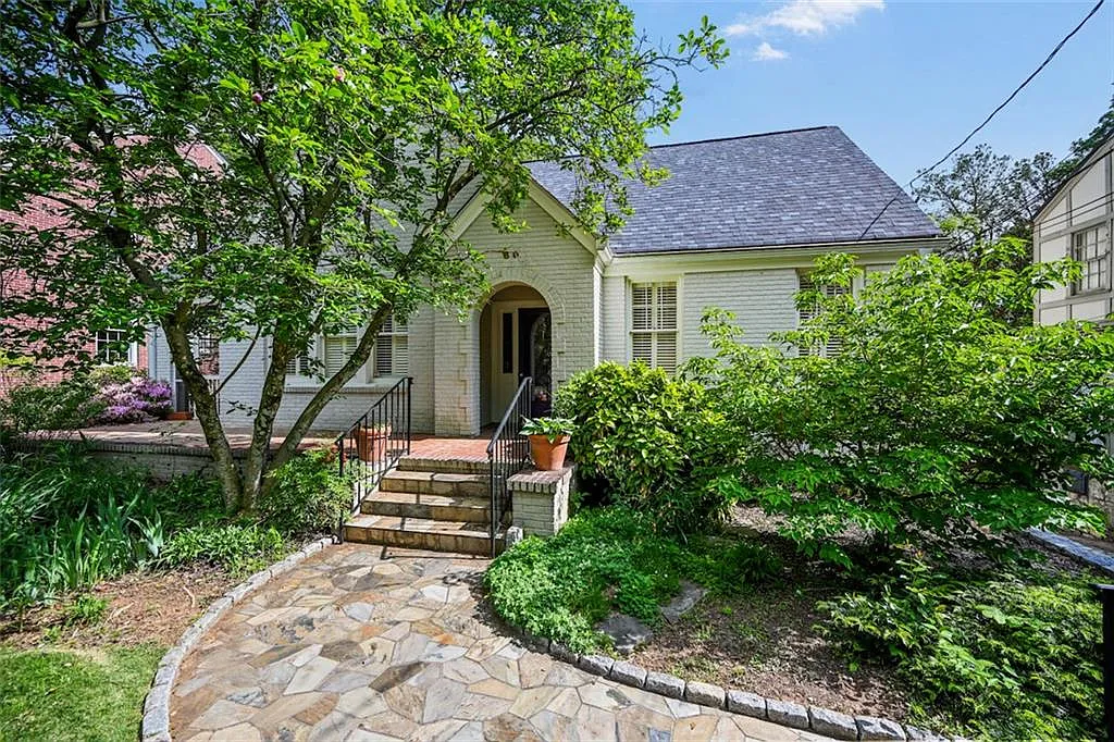 5 bed, 3.0 bath, 3295 sqft, $7,000 — Photo 1