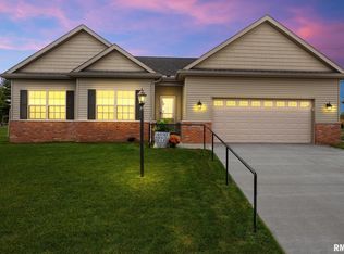 10900 N Woodale Dr, Dunlap, IL 61525