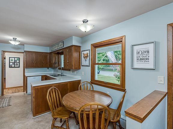 4th image of 828 Lower Johnson Cir