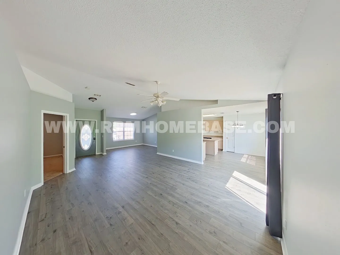 Charming Pet-Friendly Home with Fresh Updates in South Crestview — Photo 4