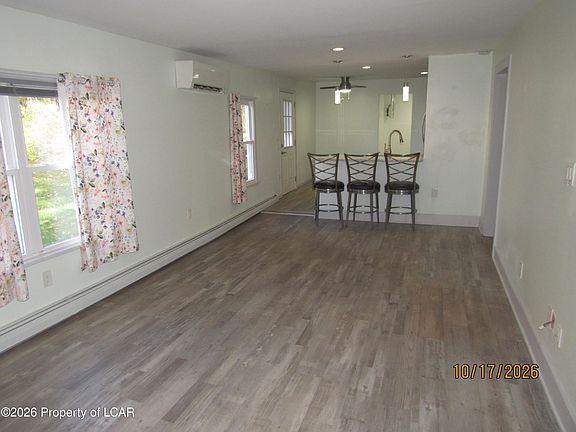 4th image of 2161 Bear Creek Blvd