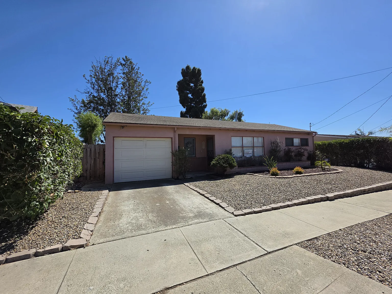 2 bed, 904 sqft, $3,800 — Photo 1