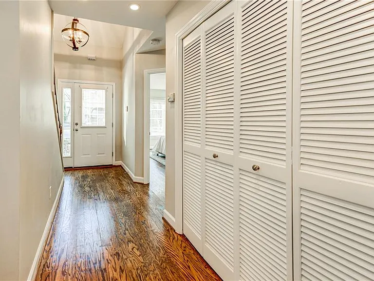 1302 Defoors Lndg NW — Photo 16