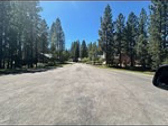 Exterior Neighborhood (street photo)