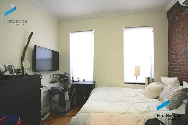 Rented by FirstService Realty (legacy) | media 25