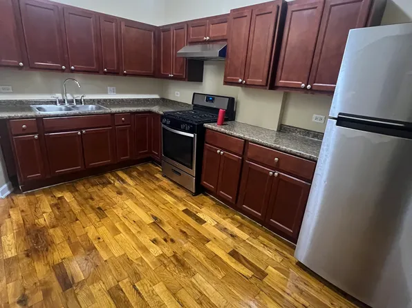 4446 W Adams St #1, Chicago, IL 60624