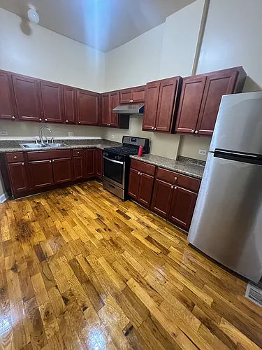 4446 W Adams St #1 Photo 1