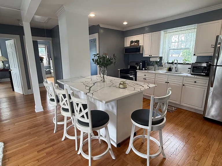 293 Herman St #2 — Photo 1