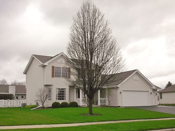 2nd image of 1131 Brook Hill Close