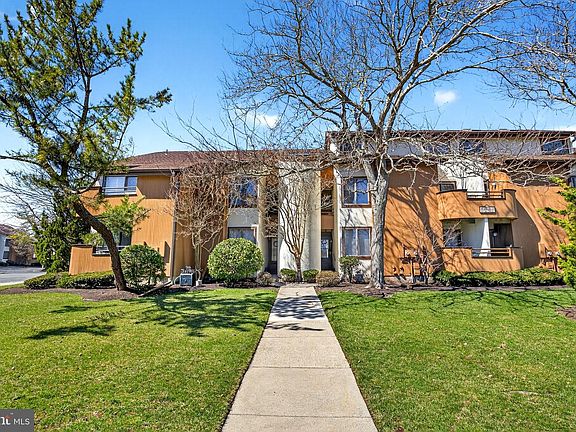 2nd image of 142 Reef Dr