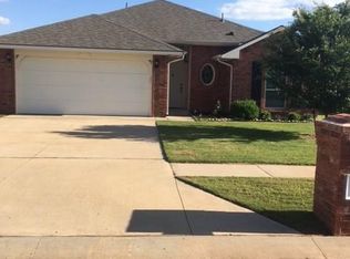 708 Apple Tree Ln, Moore, OK 73160