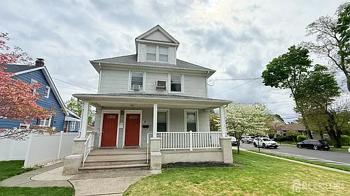 104 Thompson St Photo 1