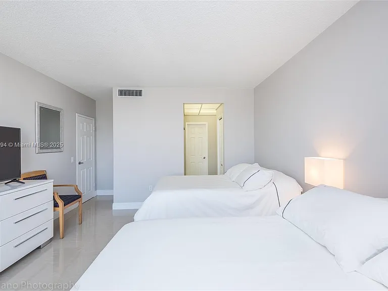 3505 S Ocean Dr #504 — Photo 15