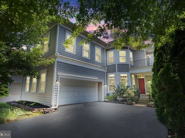 8341 Tillett Loop, Manassas, VA 20110