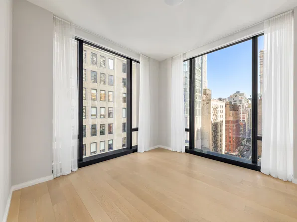 277 5th Avenue image 1 of 6