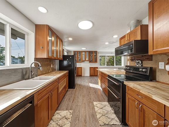 5th image of 1321 College Street