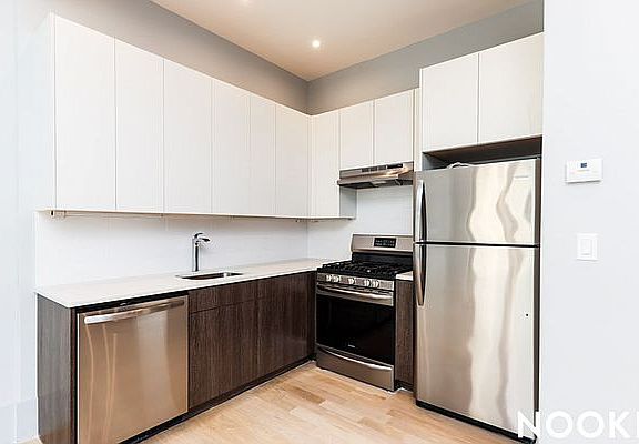 2nd image of 522 Evergreen Ave #2A