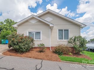 380 Woodlawn Ave, Cramerton, NC 28032