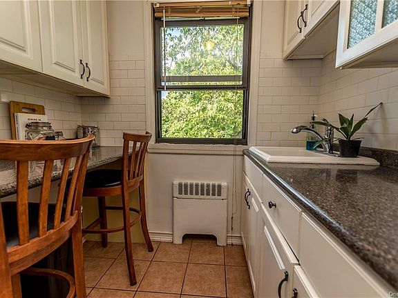 4th image of 154 Martling Ave #4H6