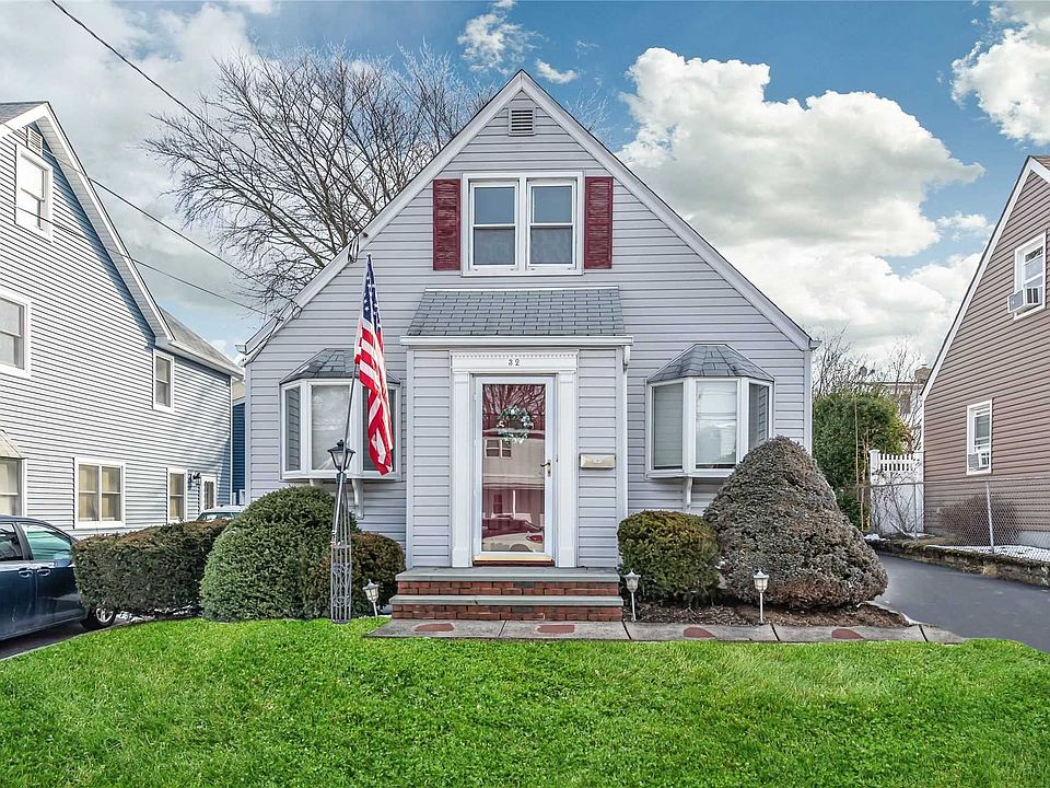 1st image of 32 Allen St