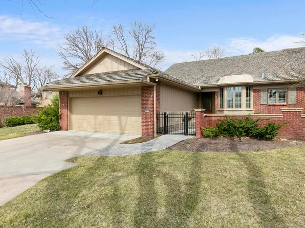 10130 Fieldcrest Dr, Omaha, NE 68114