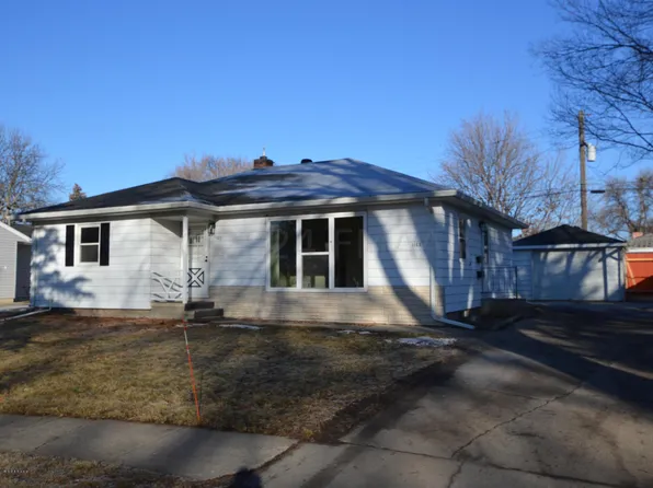 1105 14 1/2 Ave S, Fargo, ND 58103
