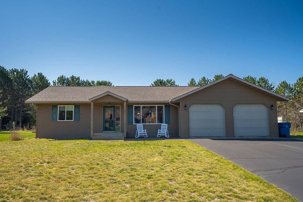 203 Em Street, Spooner, WI 54801 Zillow