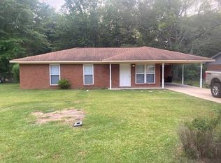 17 Magnolia St, Hattiesburg, MS 39402