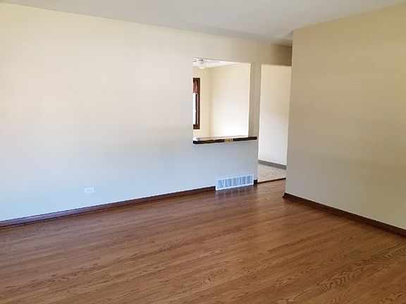 4th image of 537 E 161st St