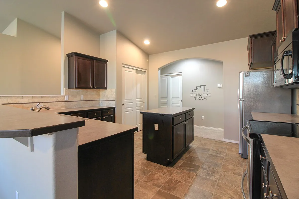 Building Photo - 5988 Beechwood St